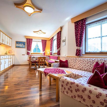 Apartments Miara Santa Cristina Val Gardena Екстер'єр фото